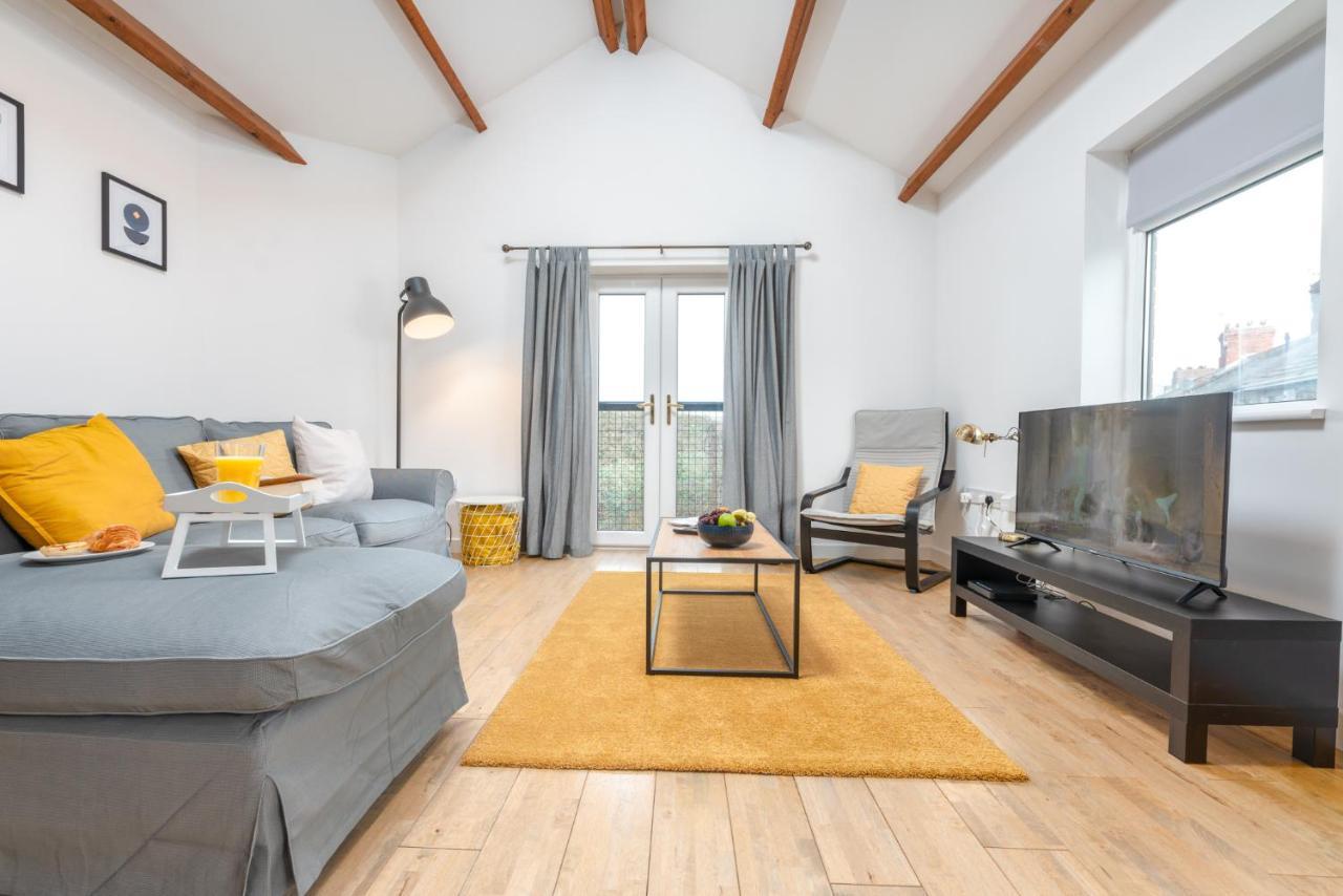 Stayright- 2 Bedroom House, Centrally Located & Close Walk To City Centre Cardiff Exterior photo
