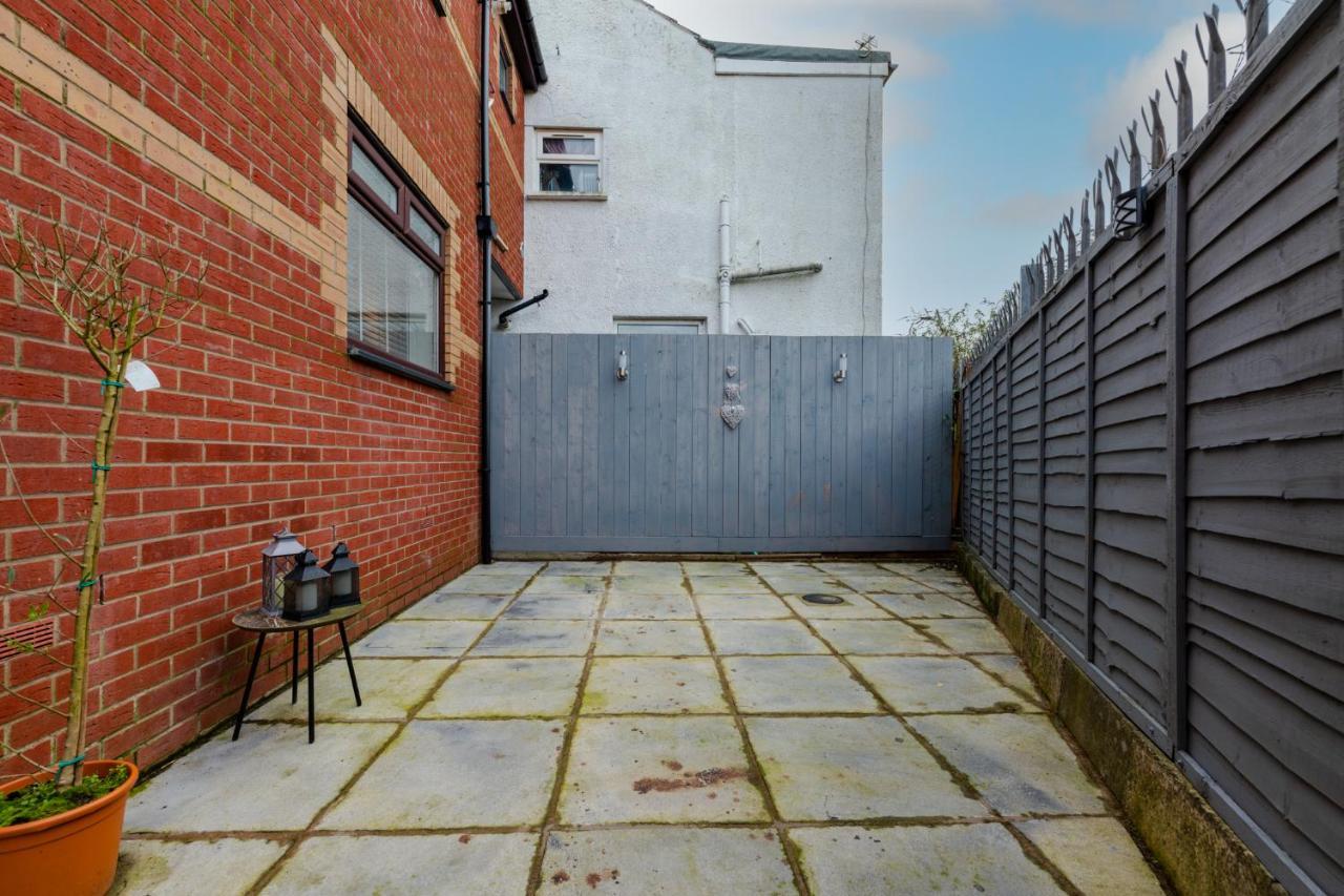 Stayright- 2 Bedroom House, Centrally Located & Close Walk To City Centre Cardiff Exterior photo
